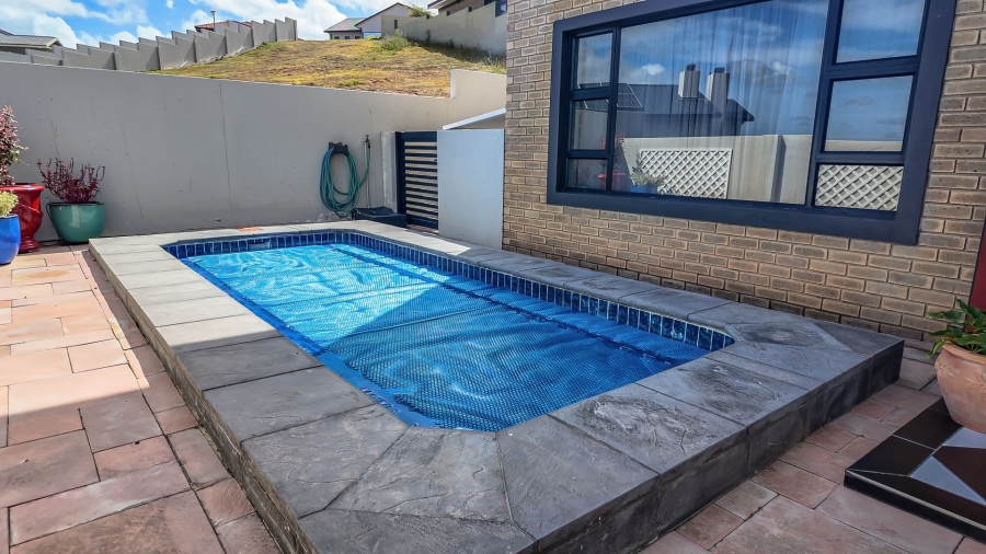 4 Bedroom Property for Sale in Monte Christo Western Cape